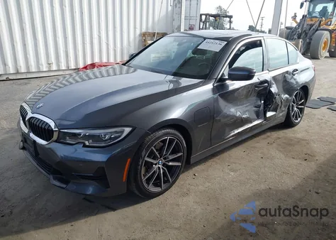 2021 BMW 3 Series 330E from USA, damaged, VIN 3MW5P7J01M8C13542